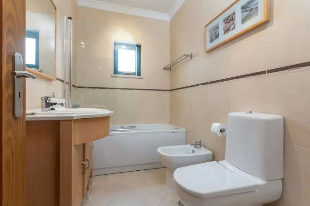 Homestay Blife Rya Private Rooms - Airport Stay Faro Portugal