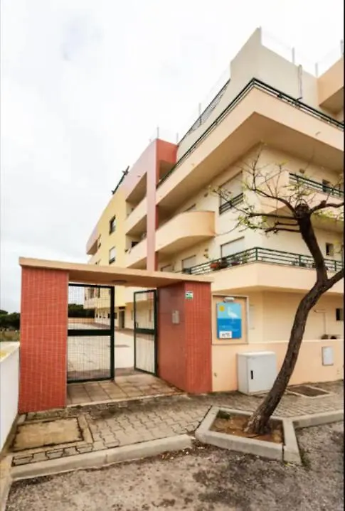 Blife Rya Private Rooms - Airport Stay District de District de Faro Séjour chez l'habitant