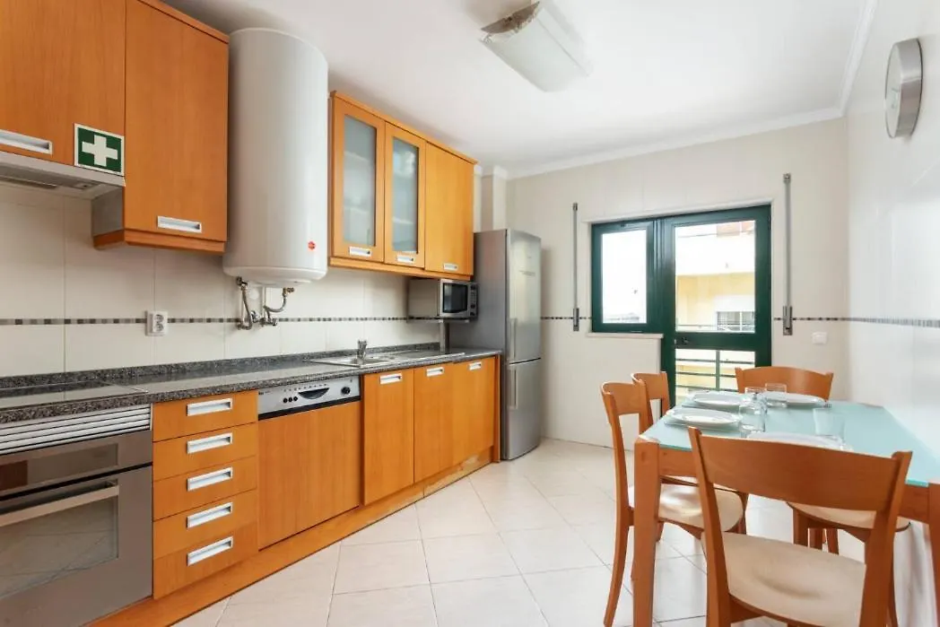 Blife Rya Private Rooms - Airport Stay District de District de Faro 0*,  Portugal
